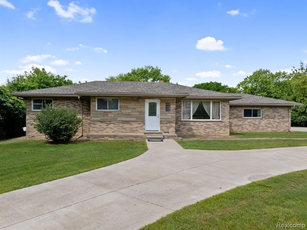 27855 Lahser Rd, Southfield, MI 48034 | MLS# 20240037204 | Redfin