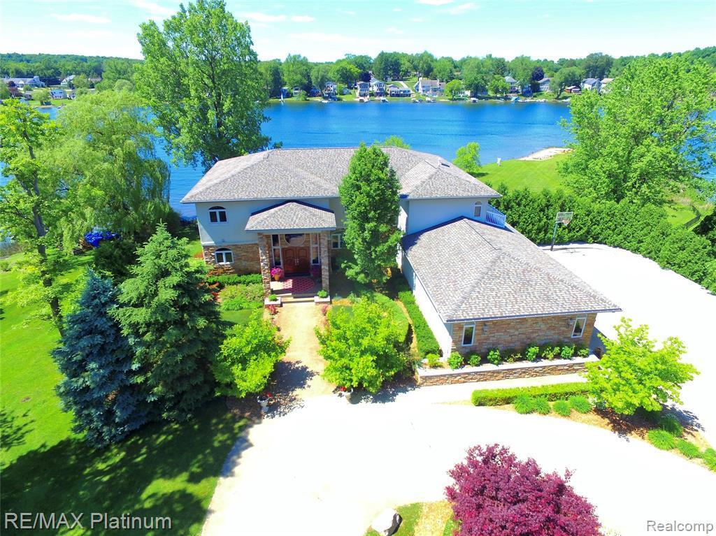 3060 Park Dr, Brighton Twp, MI 48114 | MLS# 2200022254 | Redfin