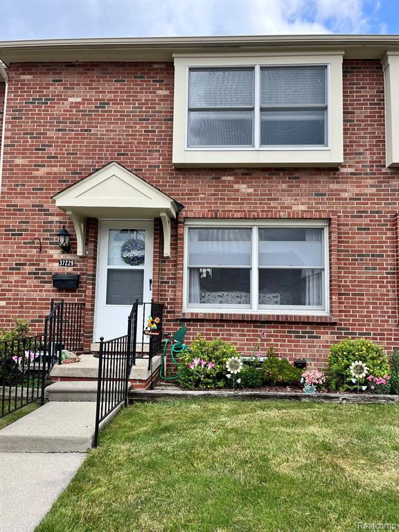 37229 Charter Oaks Blvd, Clinton Twp, MI 48036 MLS 20230055257 Redfin