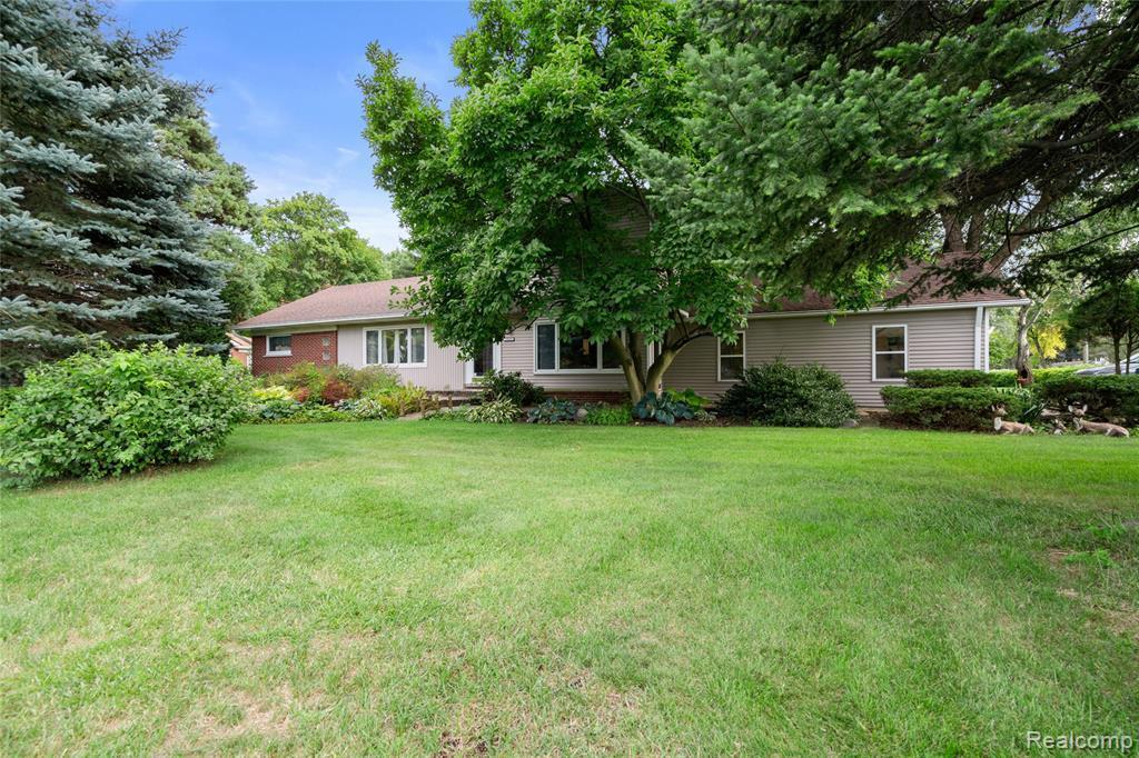 18230 S Nunnely Rd, Clinton Twp, MI 48035 | MLS# 219096295 | Redfin