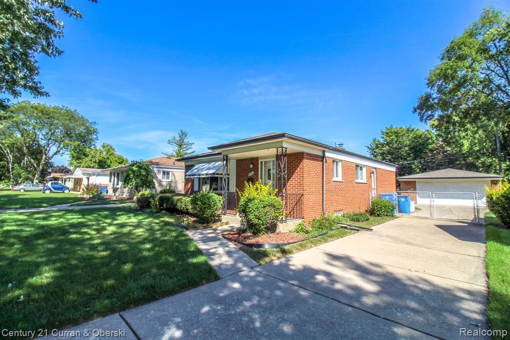 6006 N Evangeline St, Dearborn Heights, MI 48127 | MLS# 219097362 | Redfin