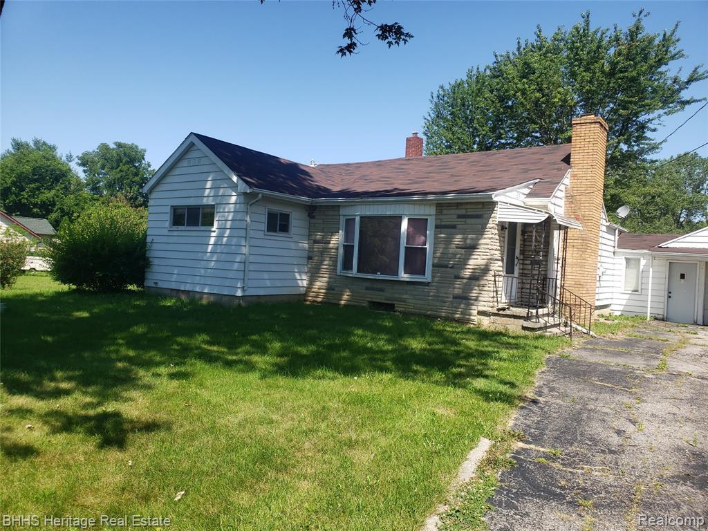 5464 W Court St, Flint Twp, MI 48532 MLS 2200063391 Redfin