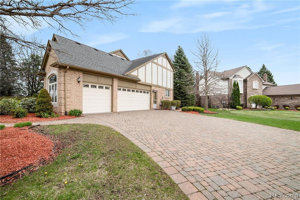 54990 Sherwood Ln, Shelby Twp, MI 48315 | MLS# 219032404 | Redfin