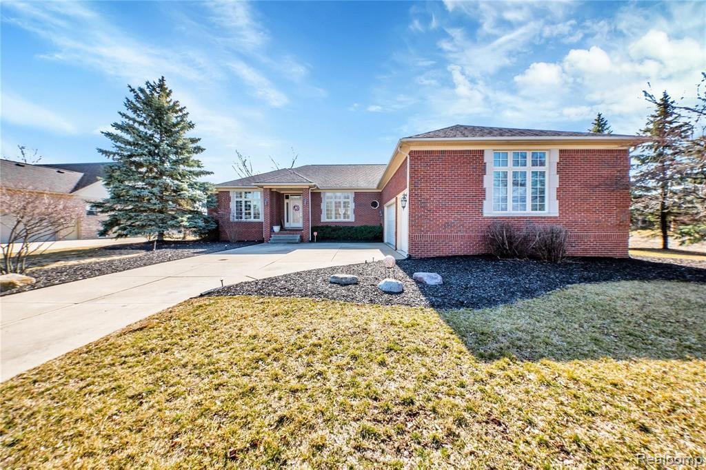 23631 Parke Ln, Grosse Ile Twp, MI 48138 MLS 2210018415 Redfin