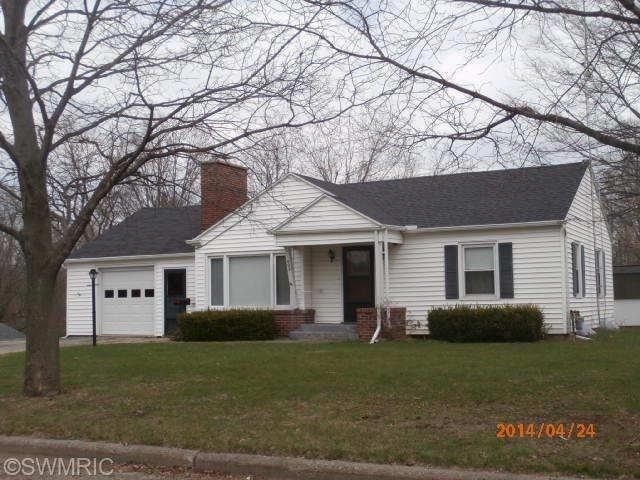 402 N Wolcott St, HILLSDALE CITY, MI 49242