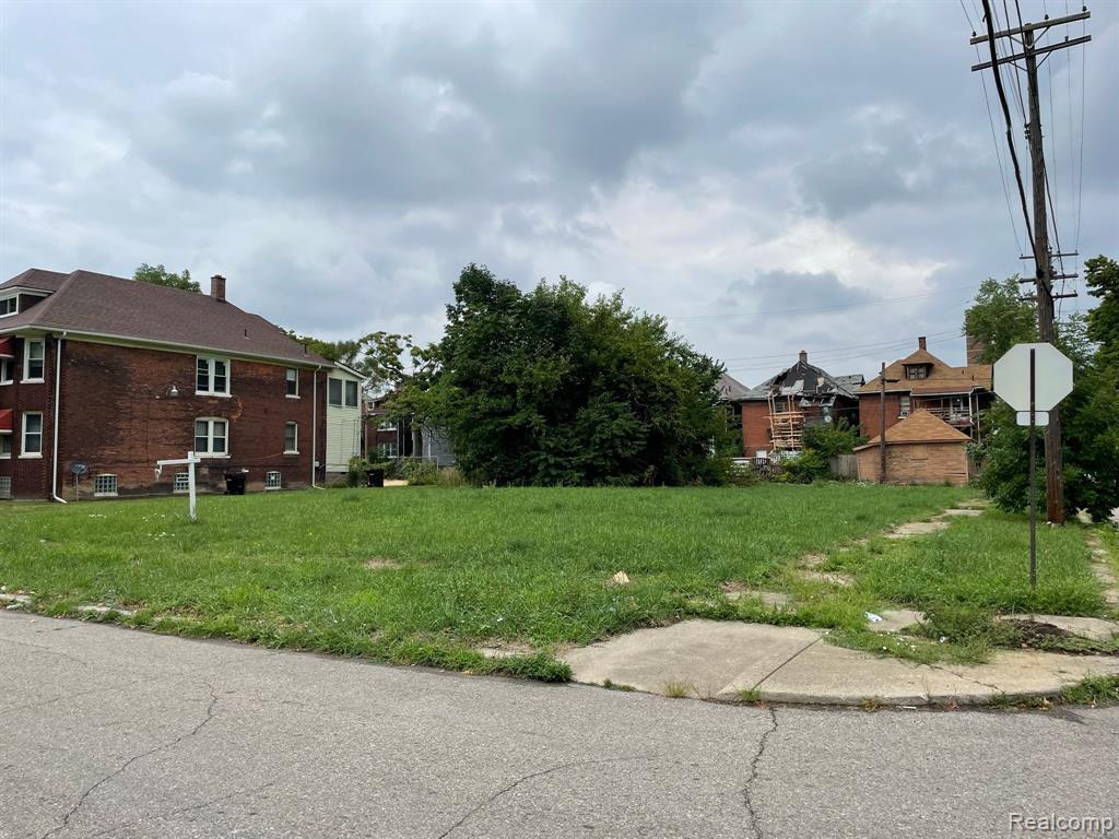 7602-7610 Woodrow Wilson St, Detroit, MI 48206 | MLS# 20221033501 | Redfin