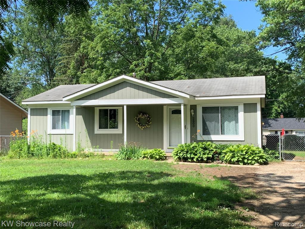 8715 aquaview st commerce township