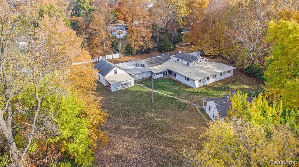 9525 Wayne Rd, Livonia, MI 48150  MLS# 20221004632  Redfin