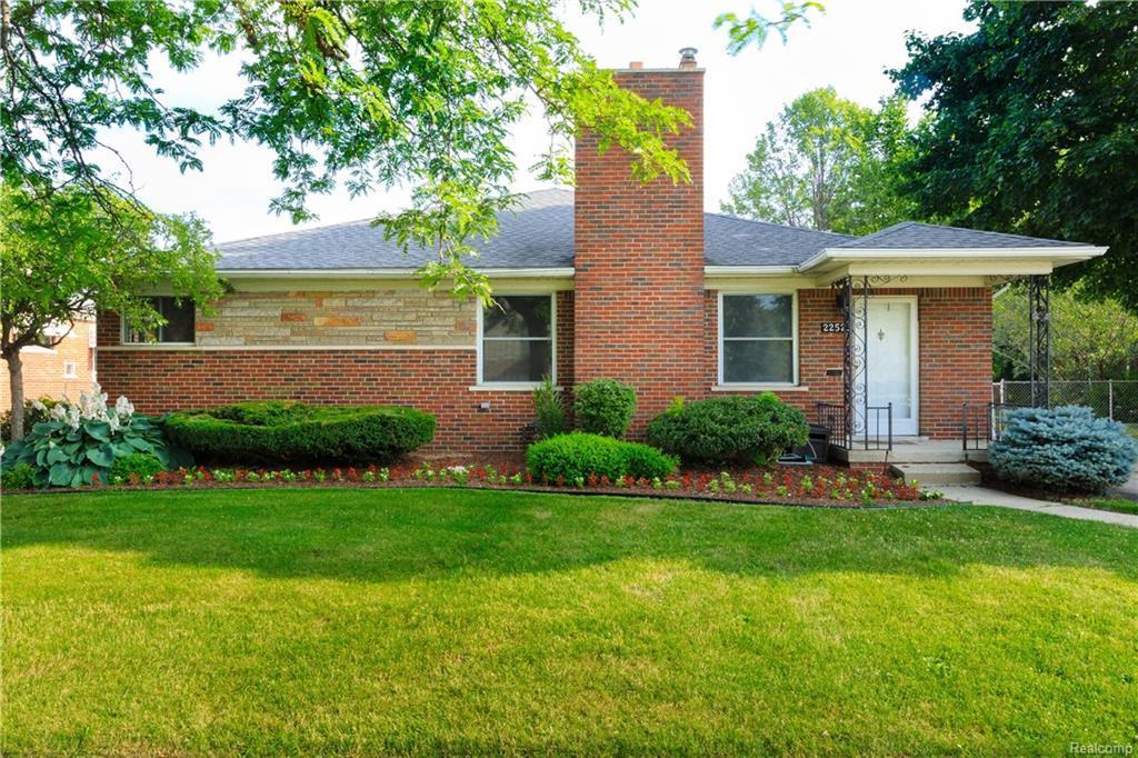 22525 8 Mile Rd, St. Clair Shores, MI 48080 MLS 218064674 Redfin