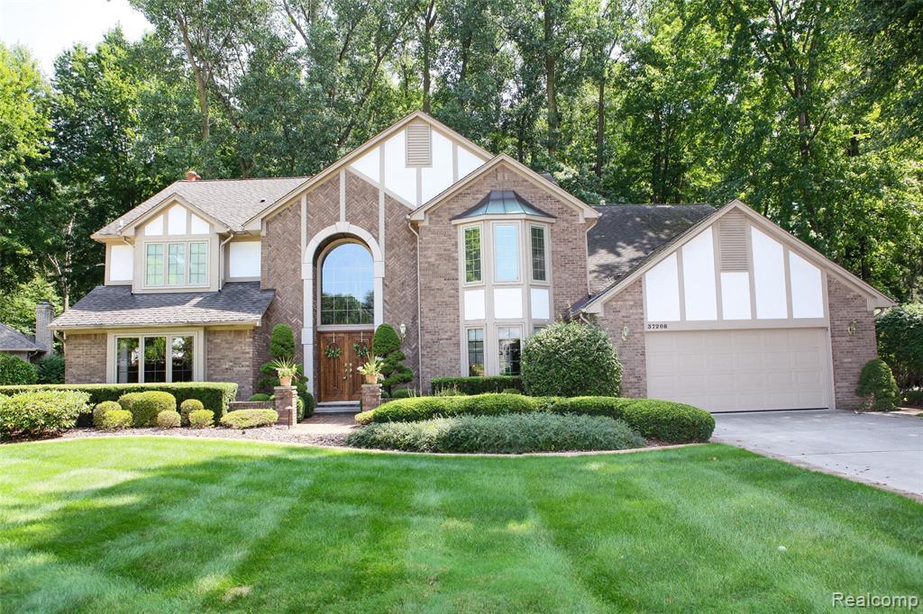 37208 Woodpointe Dr, Clinton Twp, MI 48036 MLS 219083744 Redfin