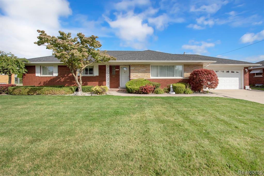 21219 Madison St, St. Clair Shores, MI 48081 | MLS ...