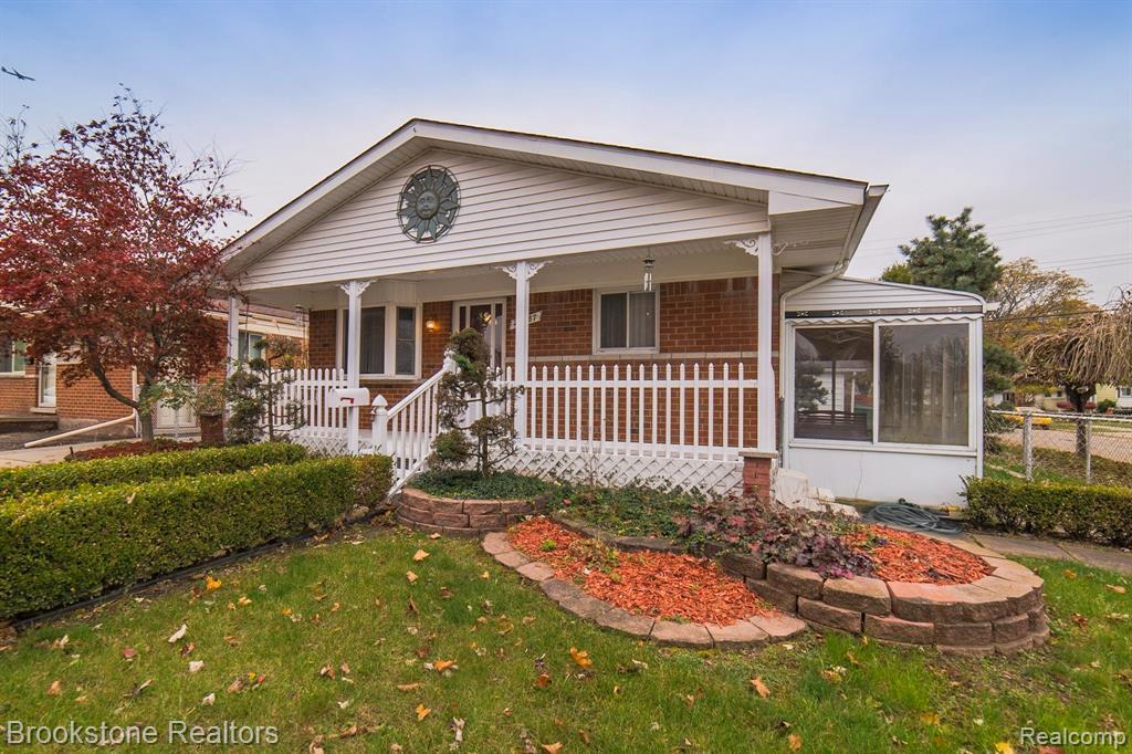 28087 Sheridan St, Garden City, MI 48135 MLS 219113777 Redfin