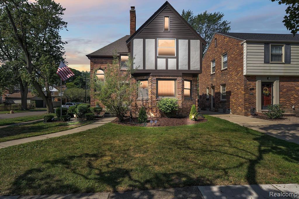 381 Moran Rd, Grosse Pointe Farms, MI 48236 MLS 20221033881 Redfin