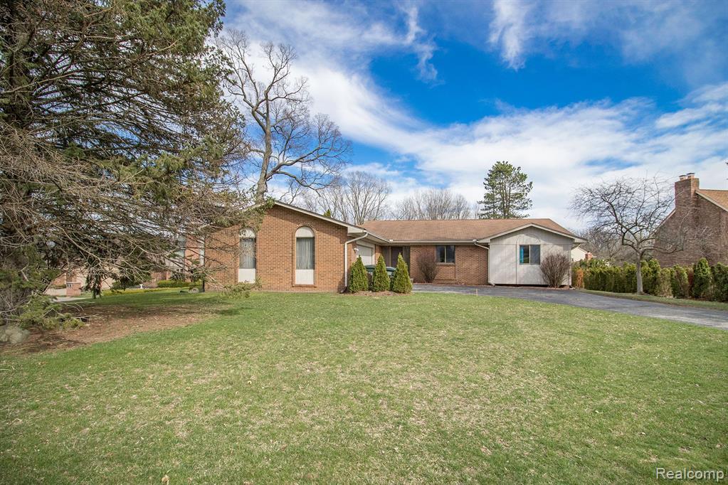 626 Brookwood Ln E, Rochester Hills, MI 48309 MLS 20230024883 Redfin