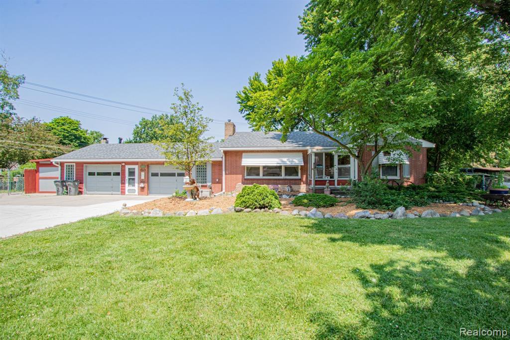 24091 Sherbeck Dr, Clinton Twp, MI 48036 MLS 20230049908 Redfin