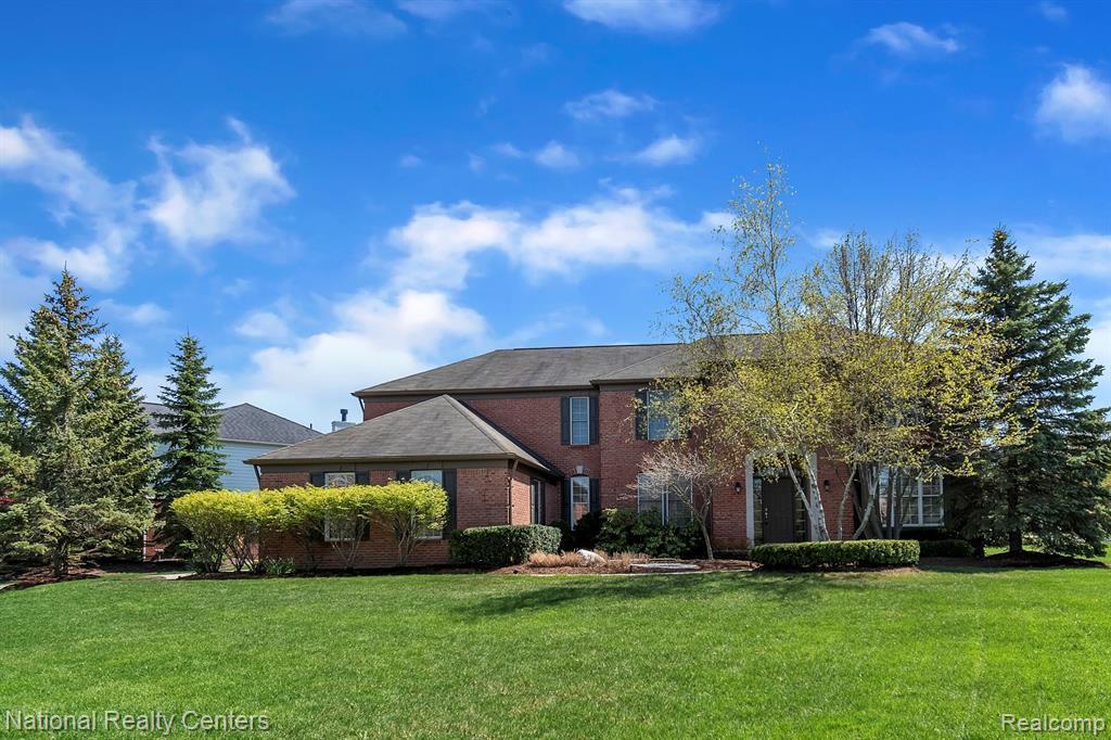 18020 Stonebrook Dr, Northville Twp, MI 48168 | MLS# 2200030983 | Redfin