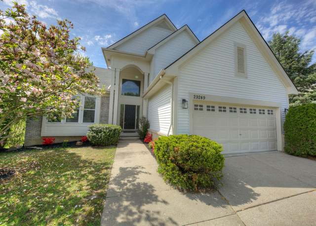 Property at 29249 Chelsea Xing, Farmington Hills, MI 48331, 3 beds, 2.5 baths