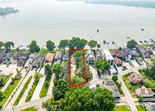 Property at 1870 Cass Lake Front Rd, Keego Harbor, MI 48320, 4 beds, 3.5 baths