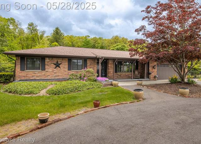 Property at 7337 Maceday Lake Rd, Waterford, MI 48329, 3 beds, 2.5 baths