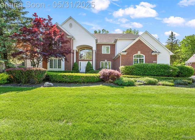 Property at 7259 Wadebridge Dr, Canton, MI 48187, 4 beds, 3.5 baths