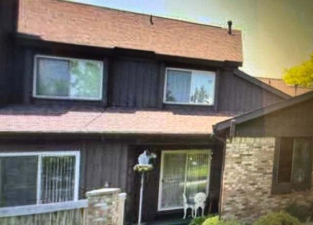Property at 2008 Beekman Ct, Flushing, MI 48532, 2 beds, 1.5 baths
