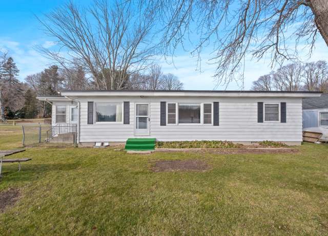 Property at 15574 Howard St, Spring Lake, MI 49456, 2 beds, 1 bath