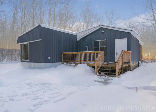 Property at 7592 9 Mile Rd, Big Rapids, MI 49307, 3 beds, 1.5 baths