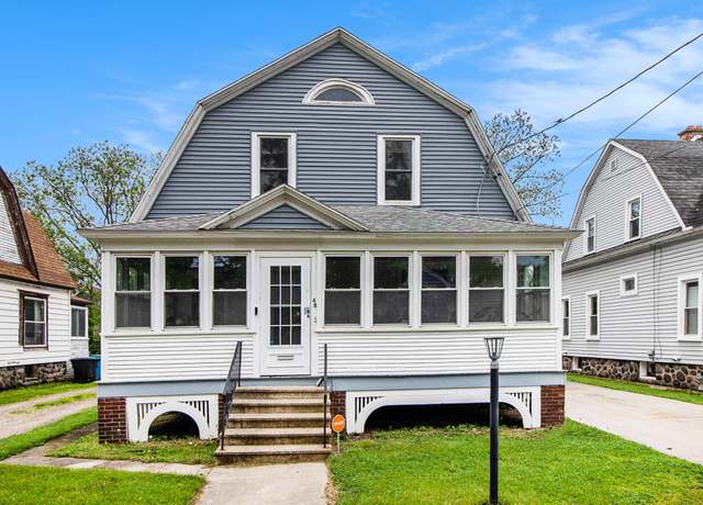 Property at 48 N Union St, Battle Creek, MI 49017, 3 beds, 1.5 baths