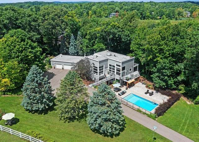 Property at 5255 Oak Hill Trl, Commerce Twp, MI 48382, 3 beds, 2.5 baths