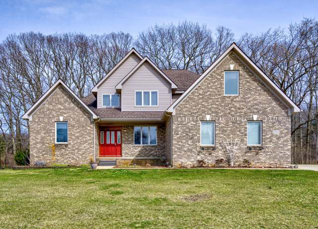 Property at 3700 Marie Meadows Dr, White Lake, MI 48383, 4 beds, 2.5 baths