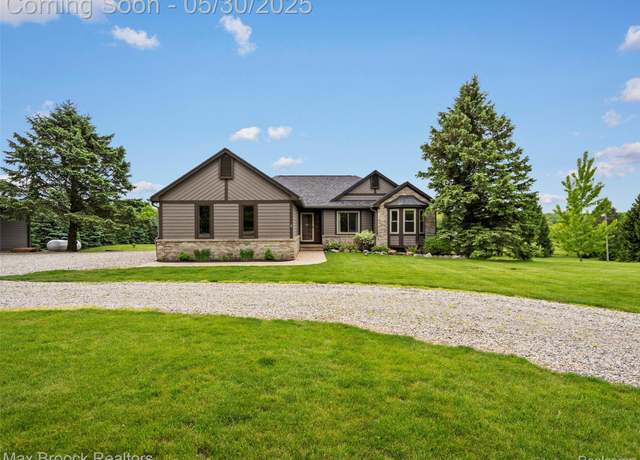 Property at 6102 Cherry Ridge Dr, Howell, MI 48855, 4 beds, 3.5 baths
