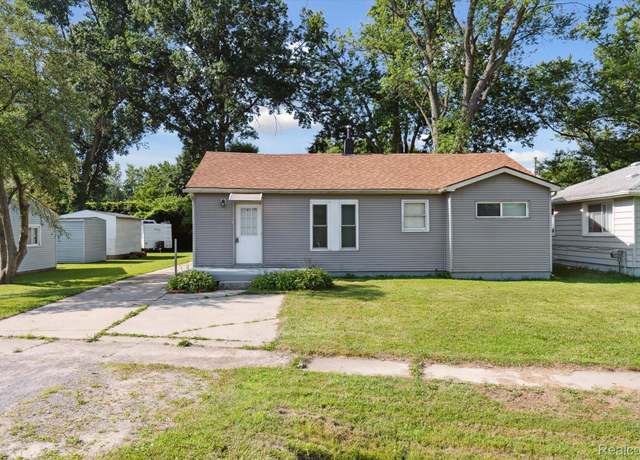 Property at 322 Michelson Rd, Rochester Hills, MI 48307, 3 beds, 1 bath