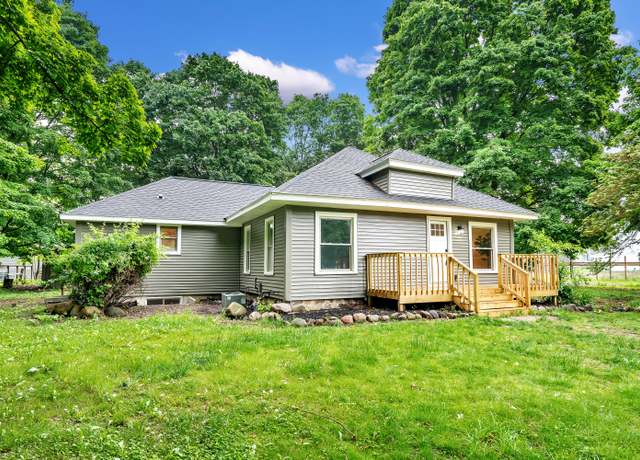 Property at 925 133rd Ave, Wayland, MI 49348, 4 beds, 2.5 baths