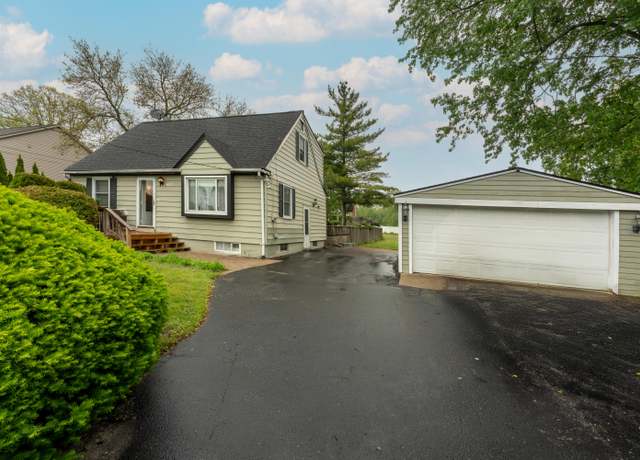 Property at 3300 Ellenboro Dr, Troy, MI 48083, 2 beds, 1.5 baths