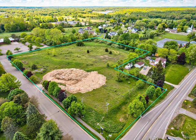 Property at 12750 Fountain Square Dr, Davisburg, MI 48350