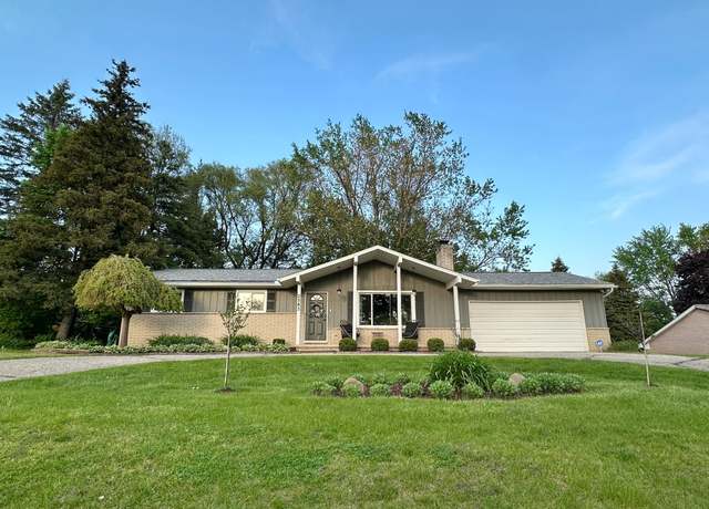 Property at 2585 Freeman Dr, Lake Orion, MI 48360, 3 beds, 1.5 baths