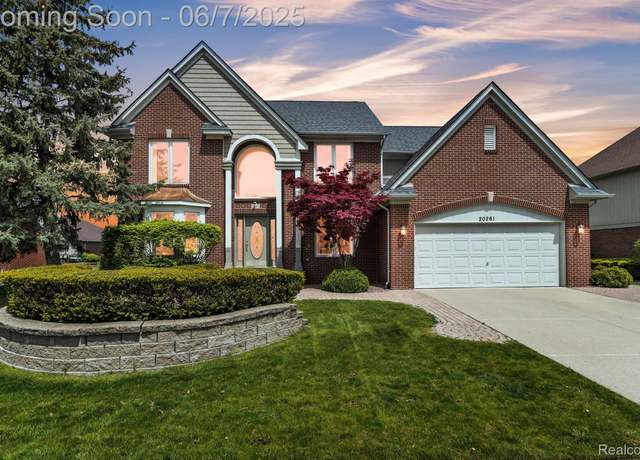 Property at 20261 Ramblewood Dr, Macomb, MI 48044, 4 beds, 3 baths