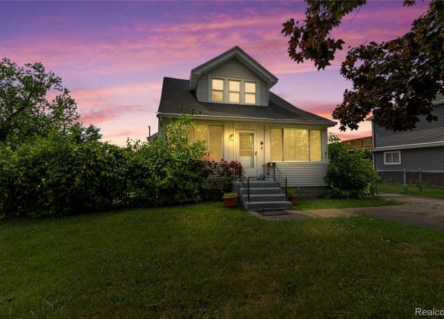 Property at 27371 Demrick St, Roseville, MI 48066, 4 beds, 2 baths