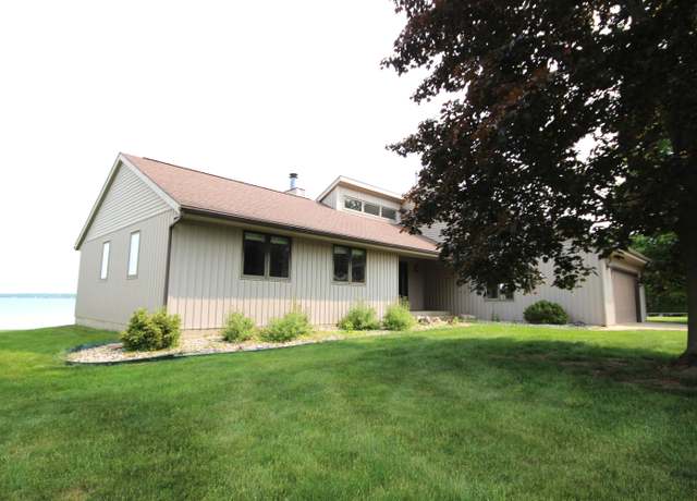 Property at 3527 Woodhams Ave, Portage, MI 49002, 3 beds, 2 baths