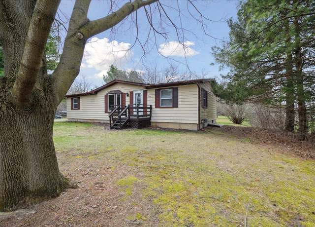 Property at 7822 Bishop Rd, Brighton, MI 48116, 3 beds, 2 baths