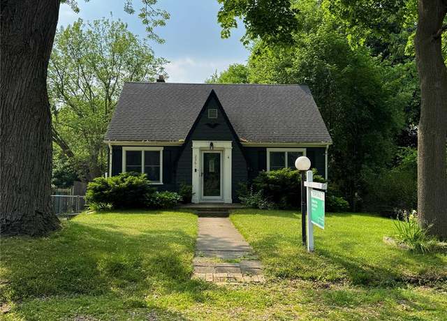 Property at 2361 Montroyal Ave, Waterford, MI 48328, 3 beds, 2 baths