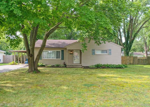 Property at 141 Bevins St, Holly, MI 48442, 3 beds, 1.5 baths