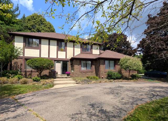 Property at 6020 Fairbrook Dr, West Bloomfield Charter Township, MI 48322, 4 beds, 2.5 baths