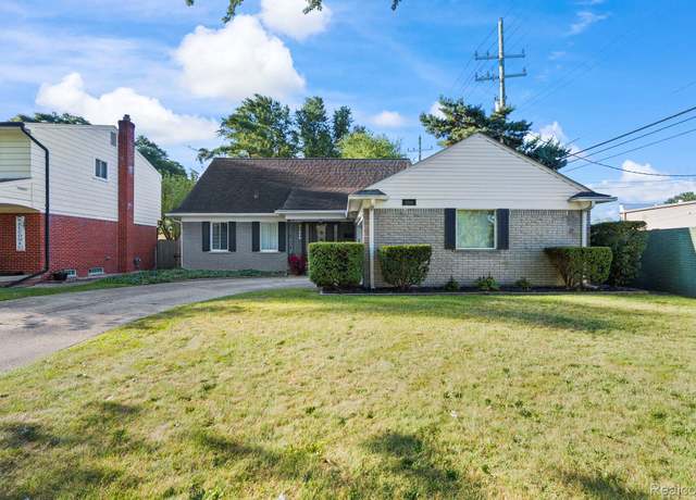 Property at 21500 Erben St, St Clair Shores, MI 48081, 3 beds, 2 baths
