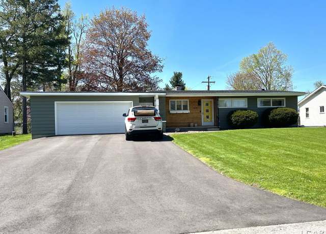 Property at 2378 Kenwood Dr, Adrian, MI 49221, 3 beds, 1 bath