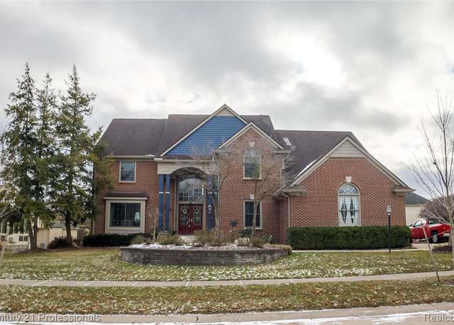 Property at 2136 Alfred Dr, Troy, MI 48085, 5 beds, 3.5 baths