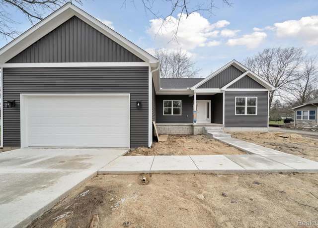 Property at 675 Crescent Lake Road Rd, Waterford, MI 48327, 3 beds, 2 baths