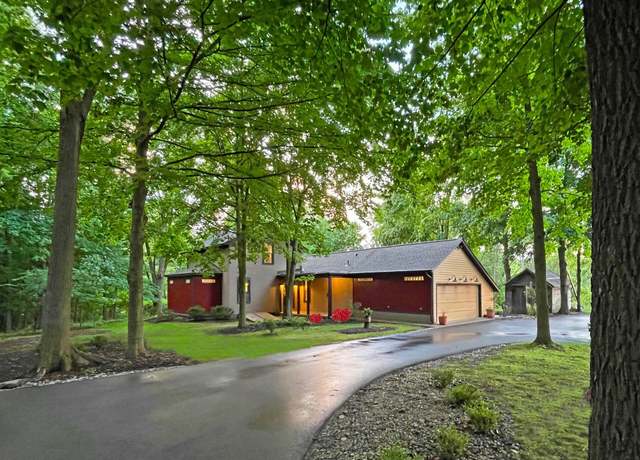 Property at 5525 Red Fox Run, Ann Arbor, MI 48105, 4 beds, 2.5 baths