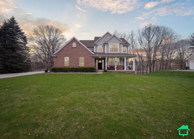 Property at 963 Golfview Dr, Lake Orion, MI 48362, 3 beds, 2.5 baths