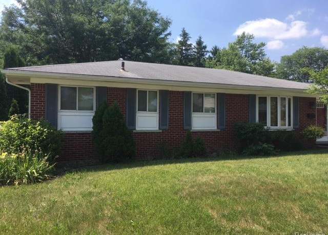 Property at 30823 Blairmoor Dr, Madison Heights, MI 48071, 3 beds, 1.5 baths